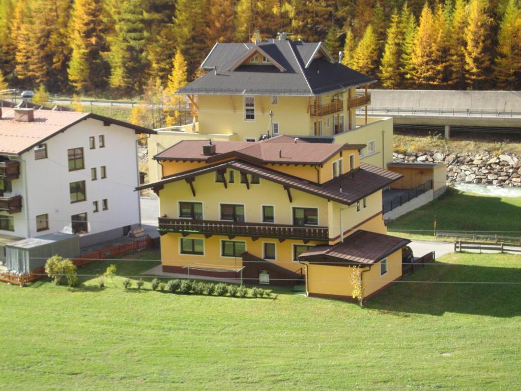 Haus Sonnschein Bed & Breakfast Сьолден Екстериор снимка